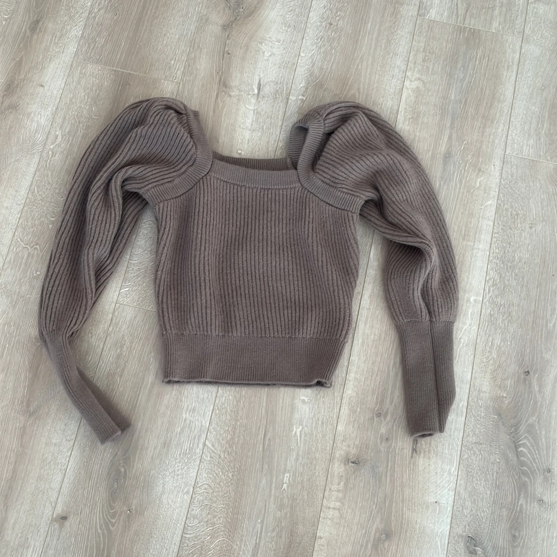 Square neck cable knitted sweater 
