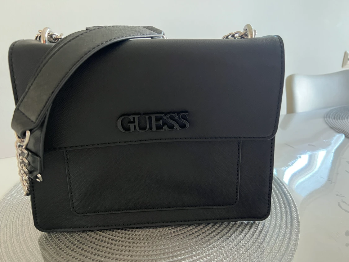 Guess väska - 90