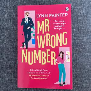 Bok: “Mr Wrong Number” av Lynn Painter. Den är på engelska och har lästs en gång💗🥰Väldigt bra! Rekommenderas! 