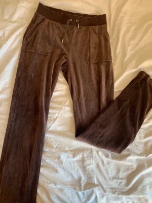 Juicy byxor - Bruna juicy andvänds nästan aldrig 💘💘