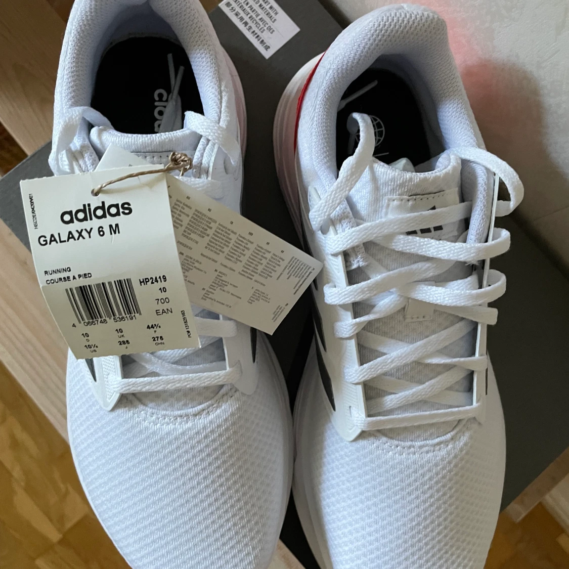 Oanvända Adidas skor strl 44,2/3 - 90