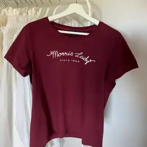 Morris Lady T-shirt i strl S, passar mig som är 176 så ganska stor i storleken. Bra skick