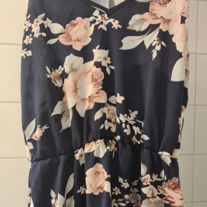 Ny Klänning  - Helt ny klänning från Shein 