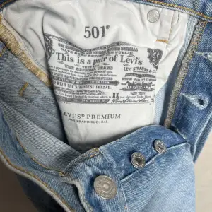 Levis 501 jeans. Oanvända så helt i nyskick. ❤️
