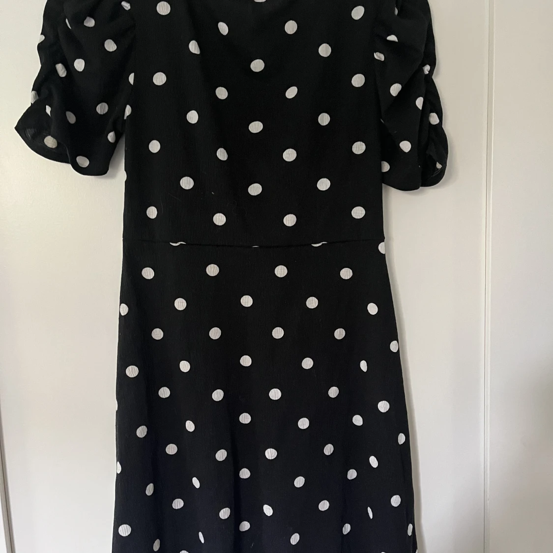 Prickig klänning - 91