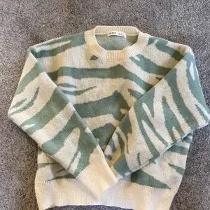 En superfin zebra turkos tröja!💗🫶🏼