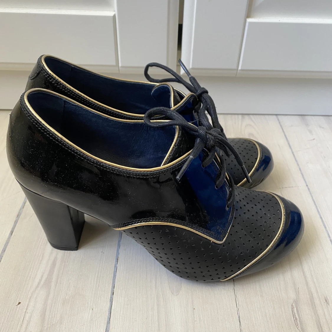 Klackskor lack  - 90