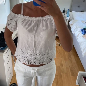 Topp - Topp i fint skick! Kontakt mig vid frågor eller intresse💗