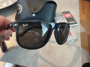 Ray-ban  - Säljer Rayban solglasögon i mkt fint skick inköpta på aoptic 