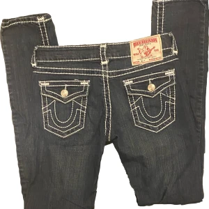 low waisted true religion🌟 - säljer dessa as snygga true religion jeansen för dom va för små😭dom är low waisted o lite bootcut⭐️❤️
