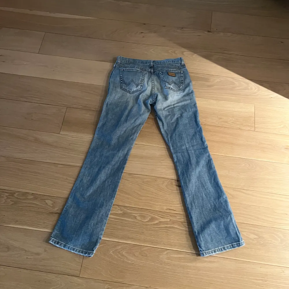 Skit snygga wrangler bootcut jeans. Jeans & Byxor.