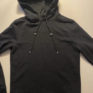 Limitato hoodie - Säljer nu min limitato hoodie i strl M, använd 5 gånger