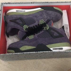 Jordan 4 canyon purple 8/10 skick - De har inte alls mycket star loss andvända två gånger köpta på sneakershyllan 