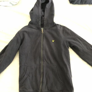 Lyle & Scott zipup - .