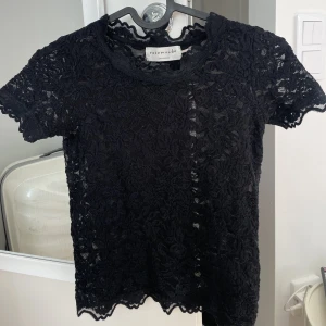 Spetstopp Rosemunde - Jättesöt spetstopp från Rosemunde❤️‍🔥 har tyvärr ingen bild hur den ser ut på då den är för liten för mig. Har för mig att nypris var runt 5/600💕(återpublicerad pga avhopp)