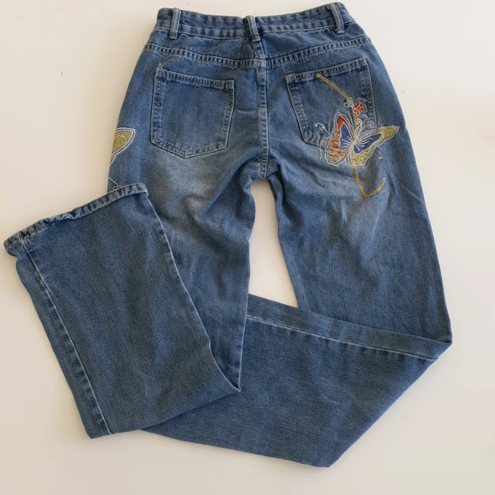 Jeans baggy fit från okänt märke  Storlek: W 24 L 29,5 Begagnat skick!. Jeans & Byxor.