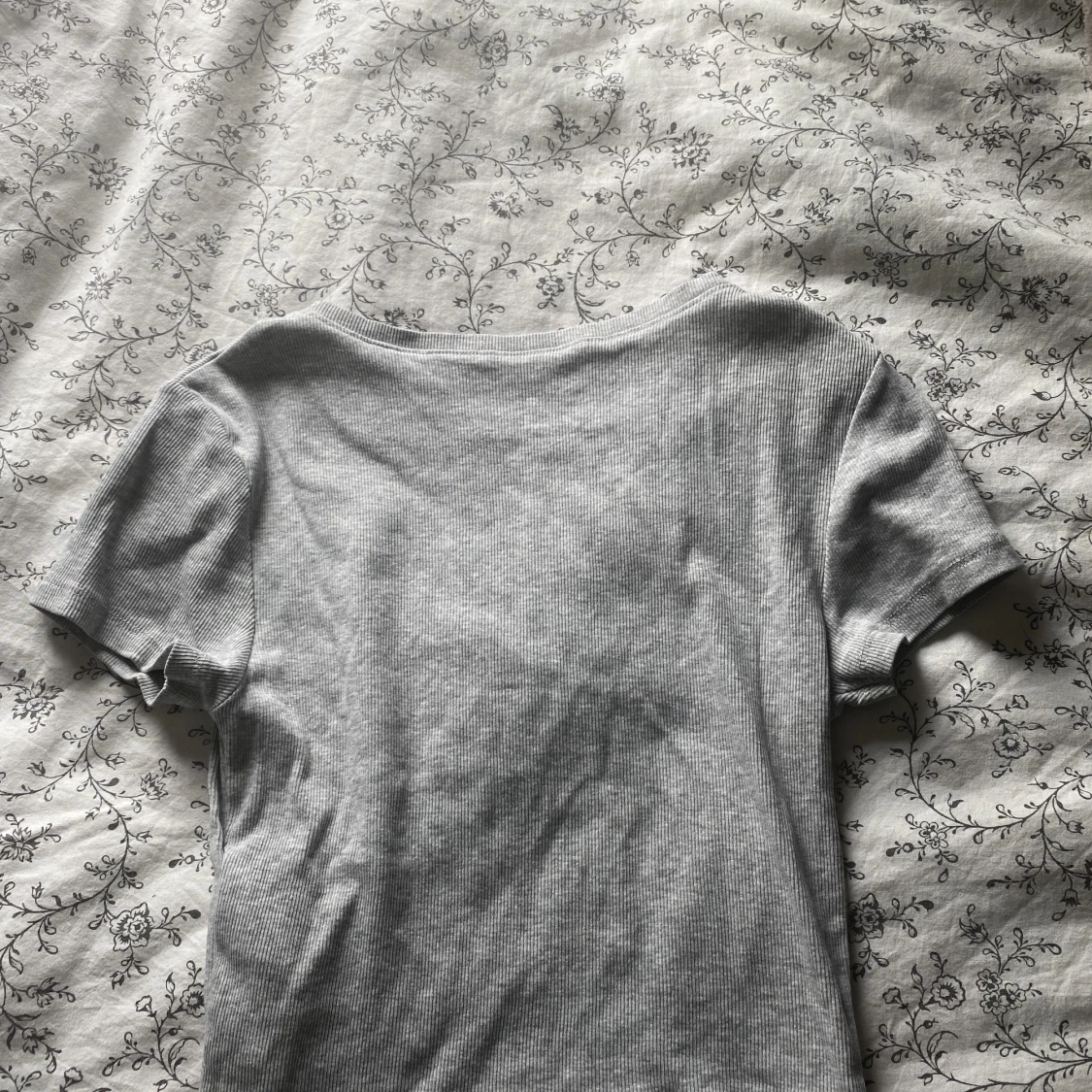 Grå croppad tröja  - 90