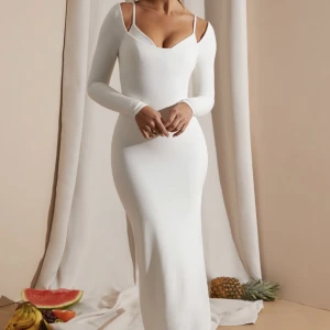 Ohpolly klänning  - Säljer denna superfina klänning ifrån oh polly. Storlek 34, aldrig använt💗lappen sitter fortfarande kvar!