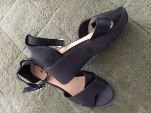 Sandaler  38 - bra skick
