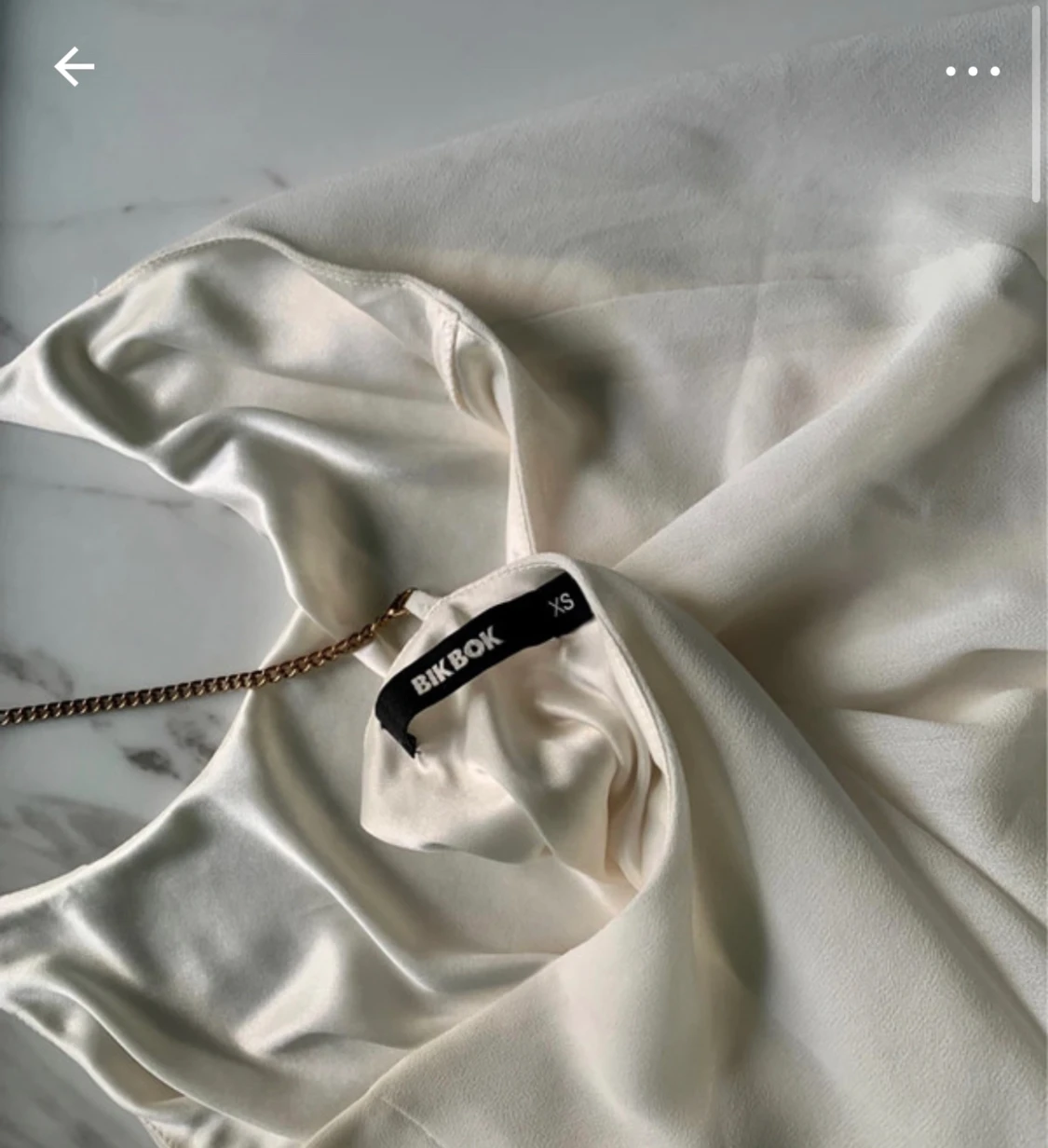 Topp med guldkedjor - 90