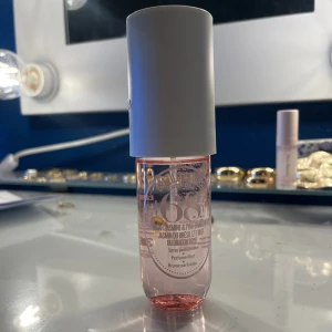 Brazilian crush - Säljer denna bodymist på grund av att den inte längre kommer till användning ❤️ luktar hur gott som helst, men har andra jag föredrar mer! 