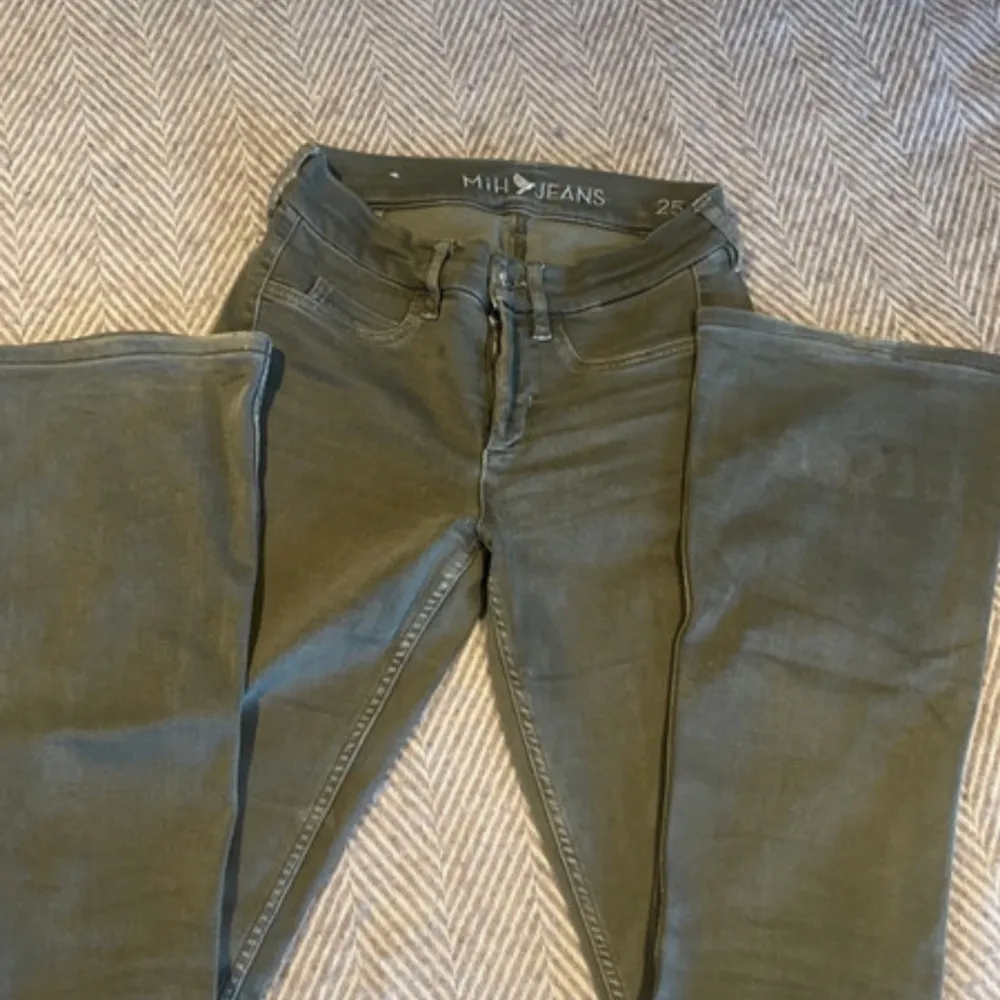 Jätte fina gröna jeans som kommer från Vinted men kommer tyvärr inte till användning🥰. Jeans & Byxor.