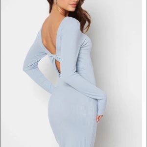 Klänning  - Jättefin klänning från bubbleroom i storlek S. Köpte förra sommaren men kom aldrig till användning. Nypris 499kr. Skriv privat för fler bilder eller frågor🤍 