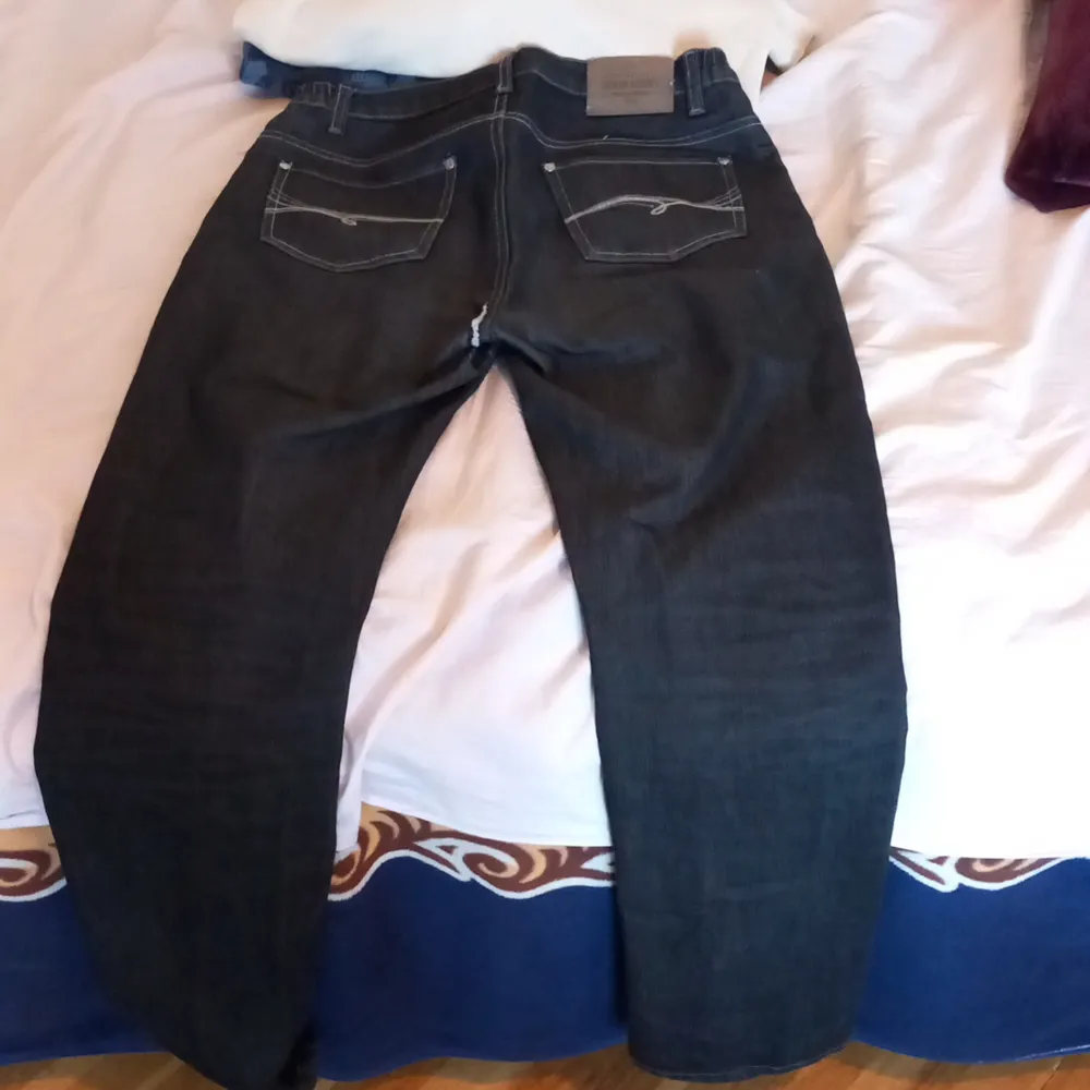 Ett par sjöna denim goods jeans som är typ grå, vet inte storleken.. Jeans & Byxor.