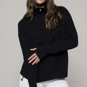 Lxa fleece - Säljer min lxa fleece! Fint skick köpte den i januari. Svart! Jätteskön 👌🏽