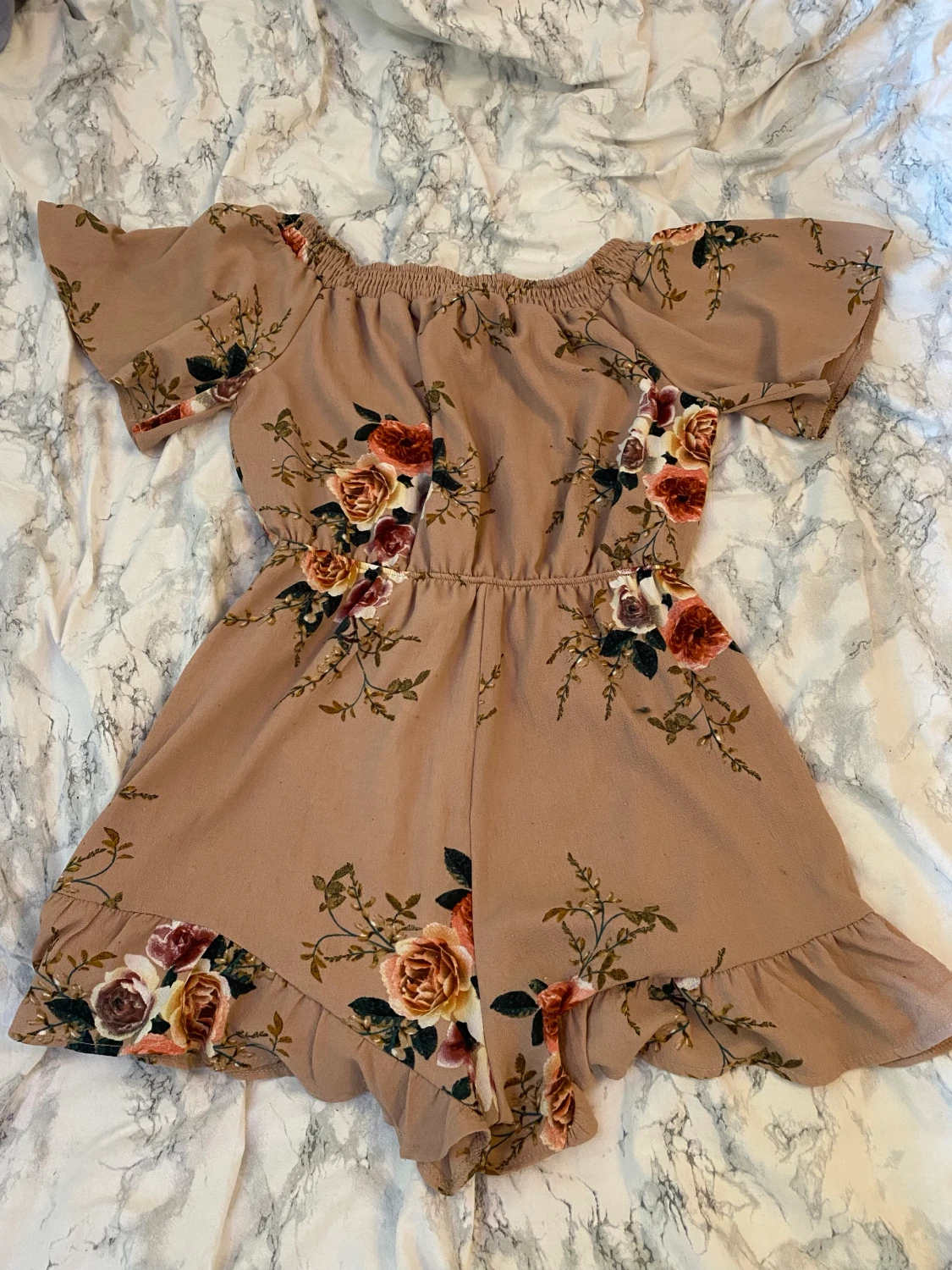 Beige blommig playsuit - 90