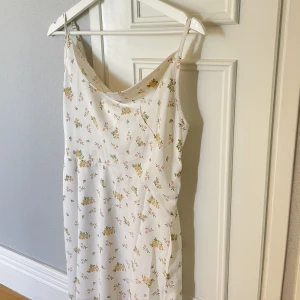 Klänning - Ny klänning från shein storlek s