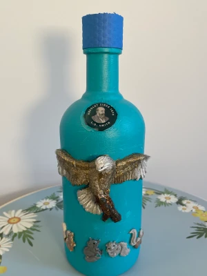 Handmade  - Our uniquely hand-crafted wine bottles are perfect as a standalone decoration, a set, or as a centrepiece complemented with your flavour and surrounding decoration!