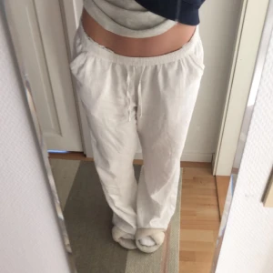 linnebyxor - säljer mina fina linnebyxor från lager 157. storlek s! endast använda fyra gånger och tvättade en gång.💓💓💓