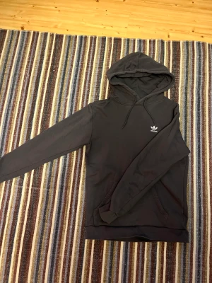 Adidas Hoodie - Adidas Hoodie aldrig använd. 