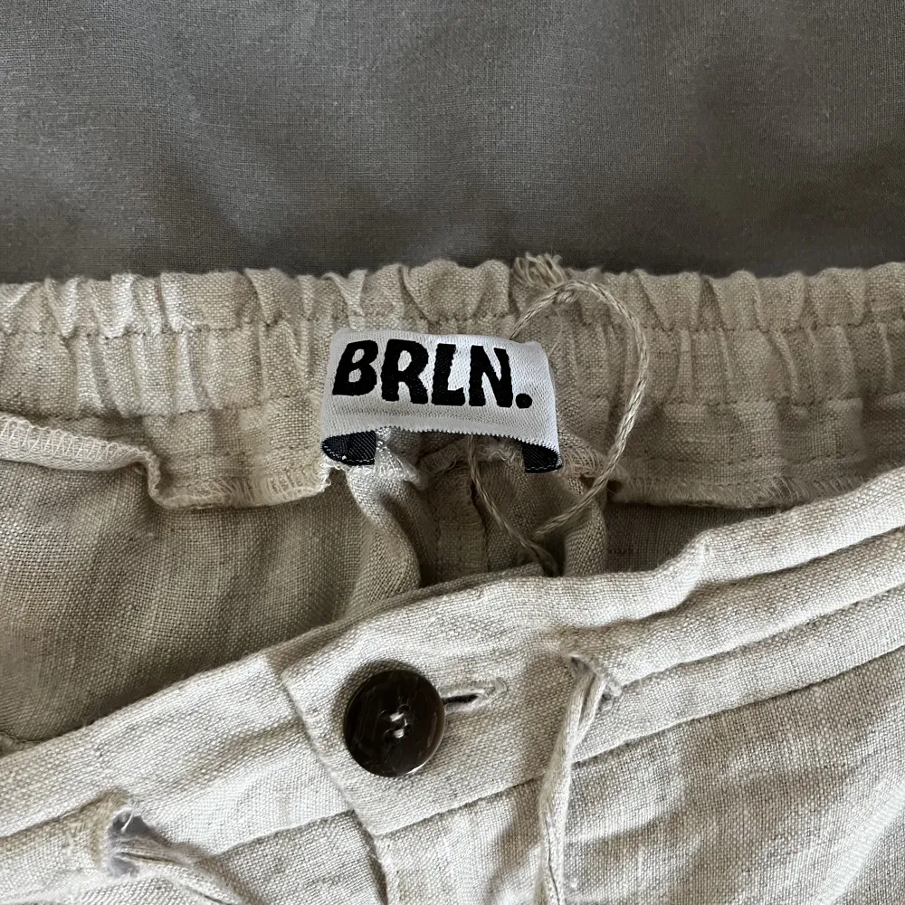 Sjukt snygga linnebyxor från BRLN | Storlek: XL | Aldrig använda endast testade!. Jeans & Byxor.