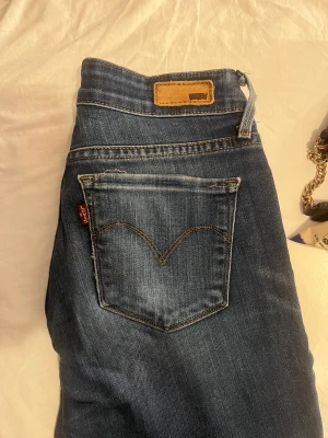 Levis mid waist skinny jeans - Blå Levis jesns