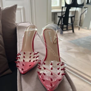 Klackar - Oanvända klackar! 