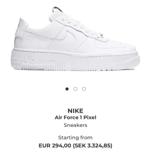 Nike air force 1 pixel - Nike air force 1 pixel i stl 39. Använda 1 sommar, helt klart favoriter! 475 ink frakt 📦💕