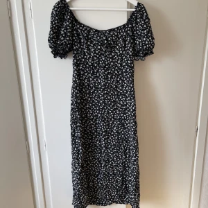 Klänning  - Passar både XS & S