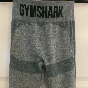 Gymshark tights - Gröna gymshark tights som är i bra skick!!!