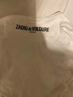 Zadig & Voltaire t shirt i nyskick❤️❤️ÄKTA❤️ skriv för fler bilder!❤️