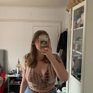 T-shirt  - Använd Max två gånger