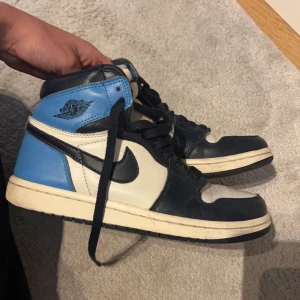 Jordans  - Storlek 39 fint skick. För fler frågor skriv.  Obsidians  Pris kan diskuteras BUDA!