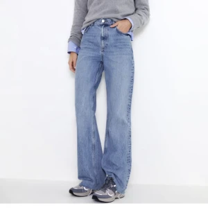 Zara jeans - Lite mörkare jeans från zara som passar mig på längden som är 168 cm. 