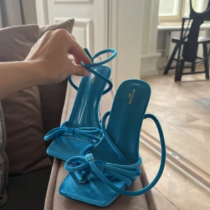 Klackar - Helt oanvända klackar från PLT storlek 39