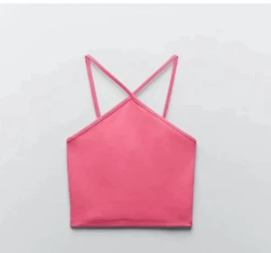 Zara linne - Zara linne som jag fick i present men passar inte min stil. Därav oanvänd och inga defekter. Linnet är i storlek L men sitter som på som en S. Frakt tillkommer.