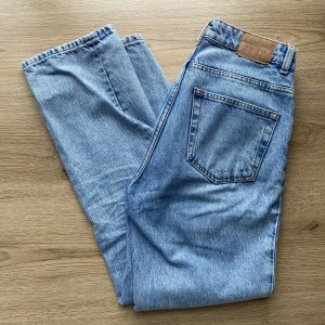 Weekday jeans - VOYAGE  - Storlek: W26 L28  Inga slitningar. Säljer pga för små 