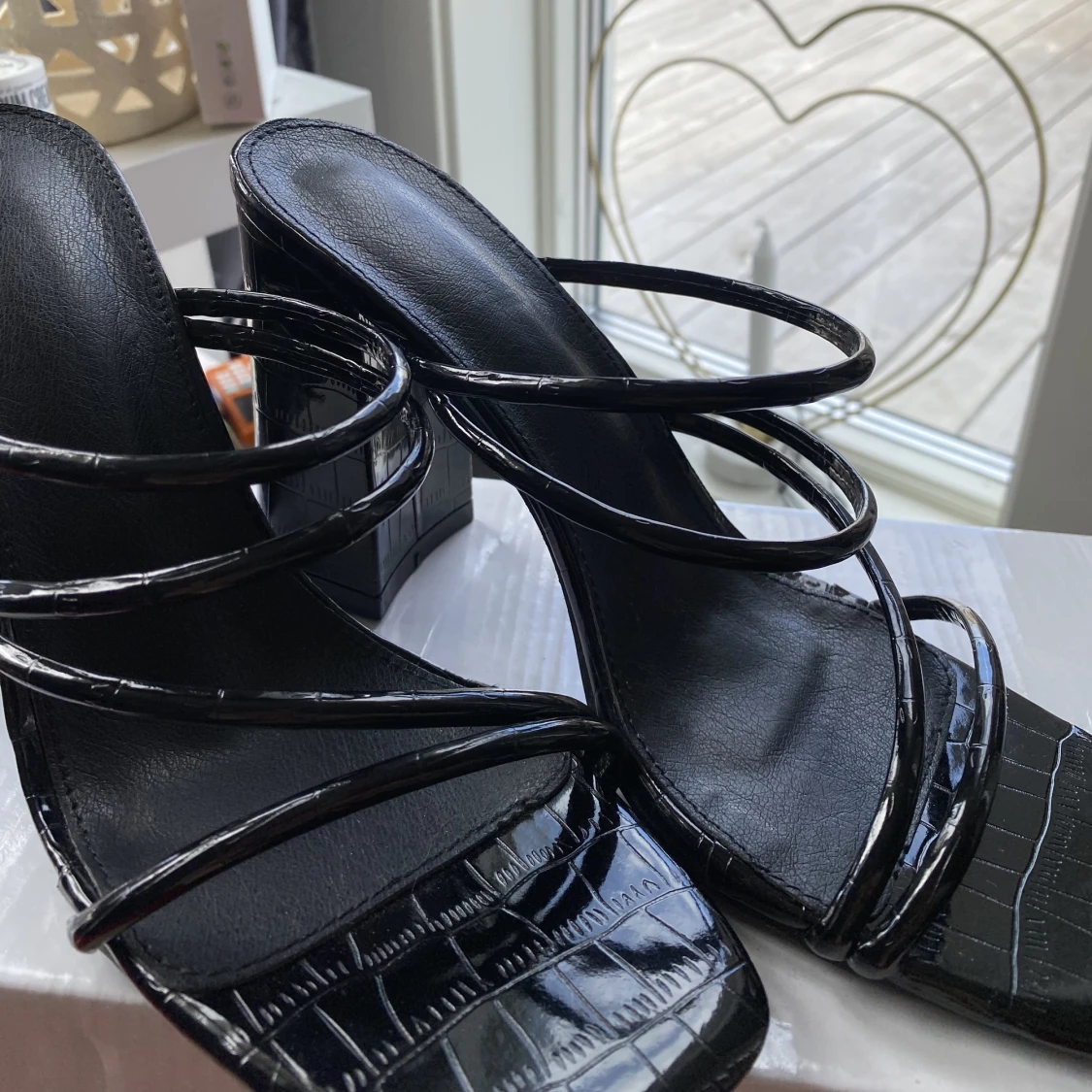 Svarta klackskor  - 90