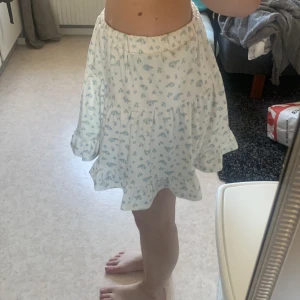 Nelly kjol - Säljer dena kjol ifrån Nelly, storlek Xxs passar även xs och d då den är jätte stretchig 