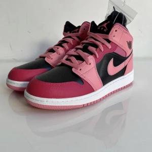 Jordans  - Använda 5/6 ggr i toppen skick 